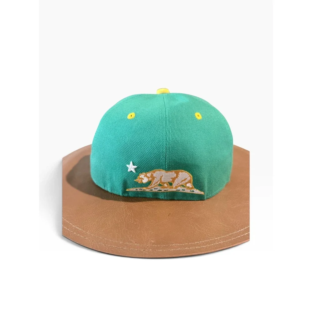 L.O.G.A. California Republic Snapback Hat Green Yellow Bear Flat Brim Cap Large